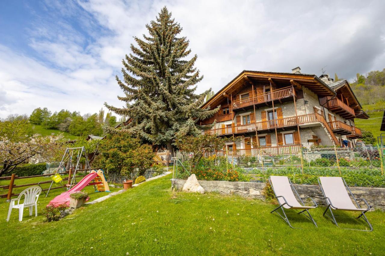 Le Vieux Noyer - Appartamenti Al Verde Villaggio Di Rumiod Сен-Пиер Екстериор снимка