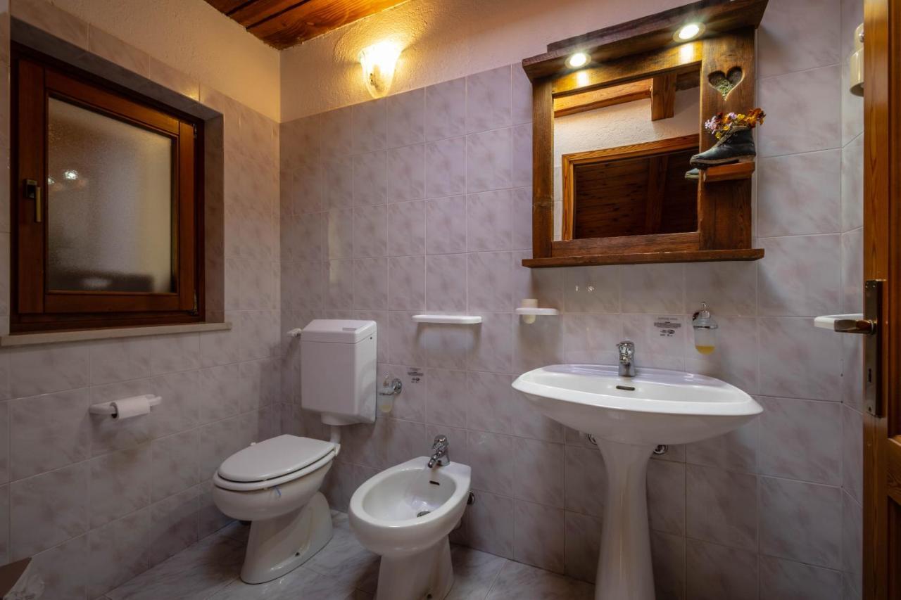 Le Vieux Noyer - Appartamenti Al Verde Villaggio Di Rumiod Сен-Пиер Екстериор снимка