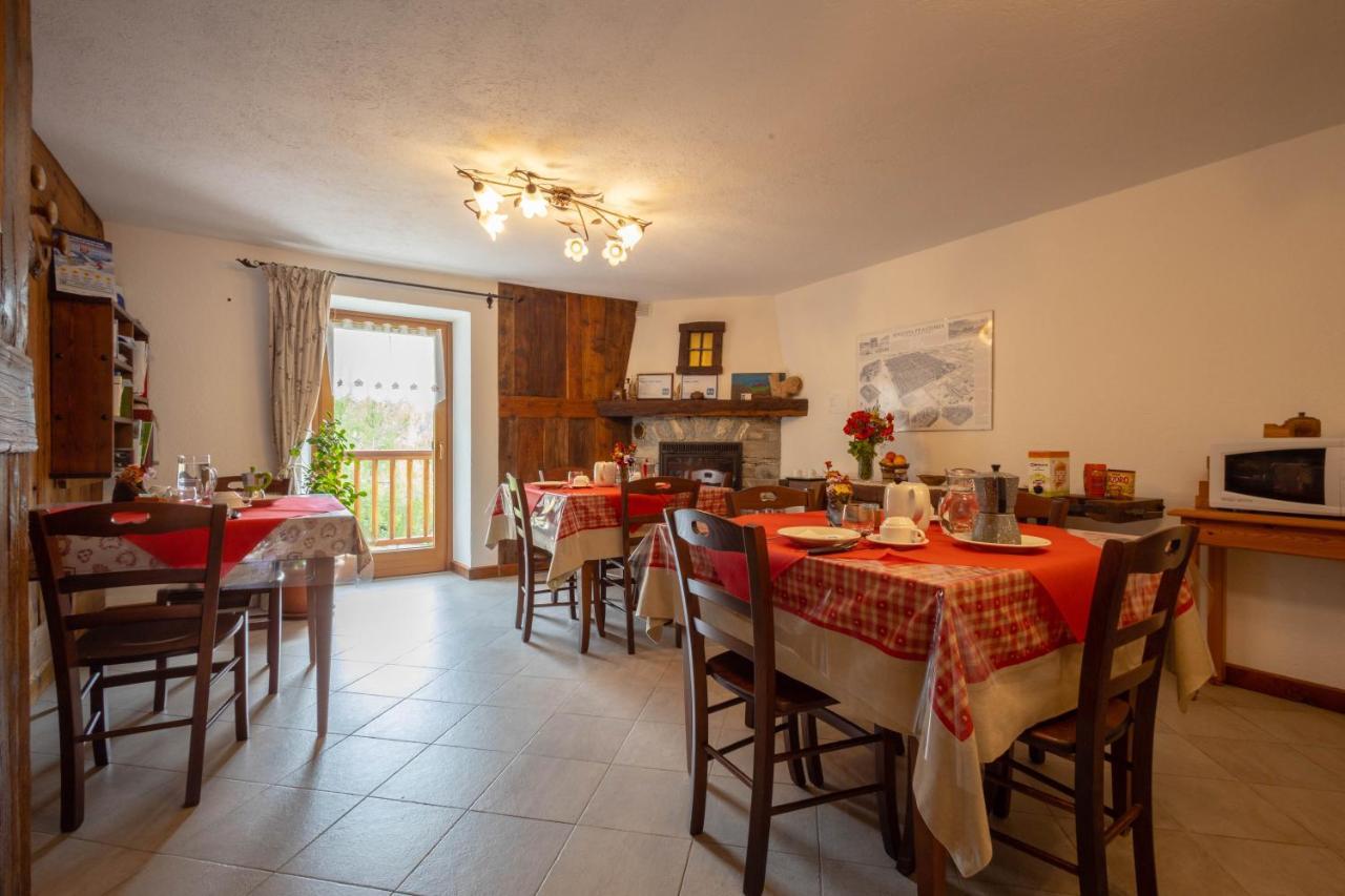 Le Vieux Noyer - Appartamenti Al Verde Villaggio Di Rumiod Сен-Пиер Екстериор снимка