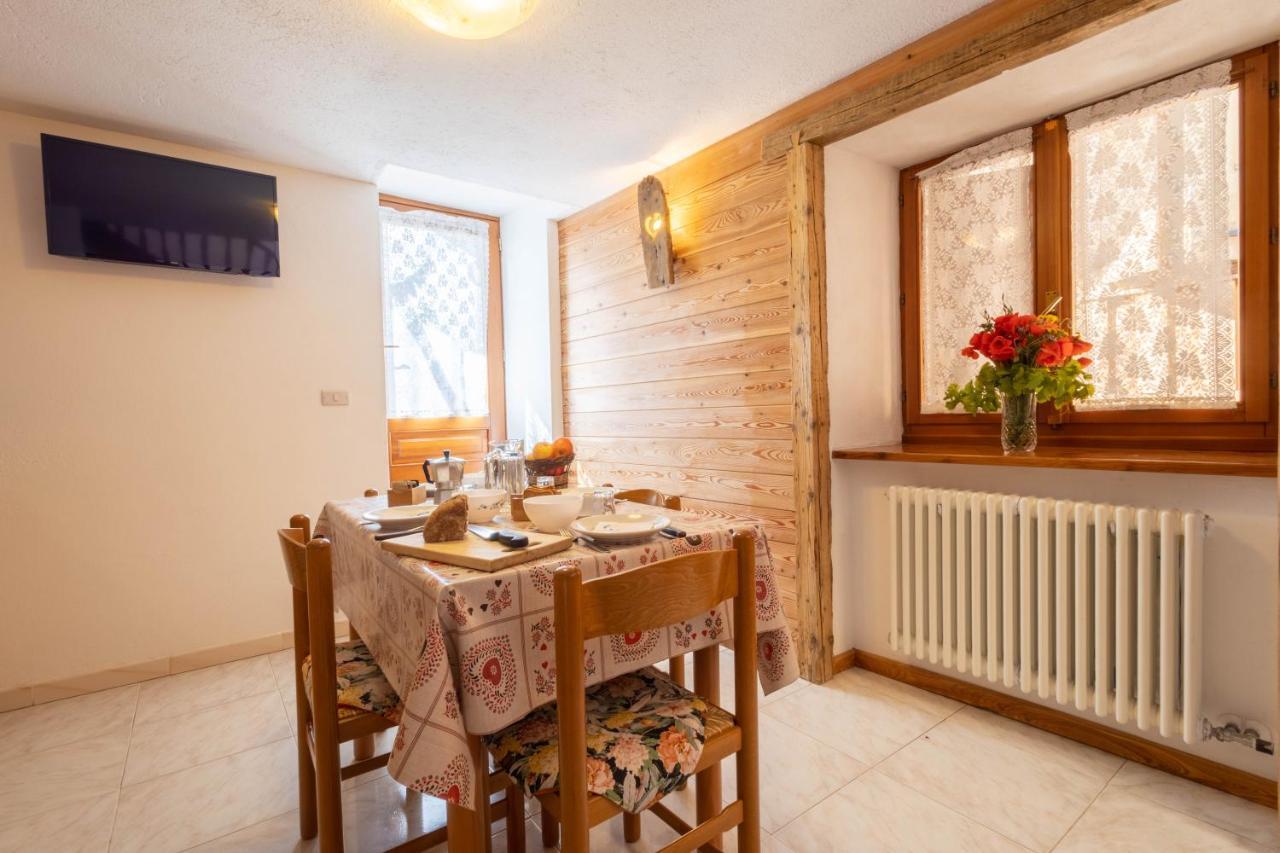Le Vieux Noyer - Appartamenti Al Verde Villaggio Di Rumiod Сен-Пиер Екстериор снимка