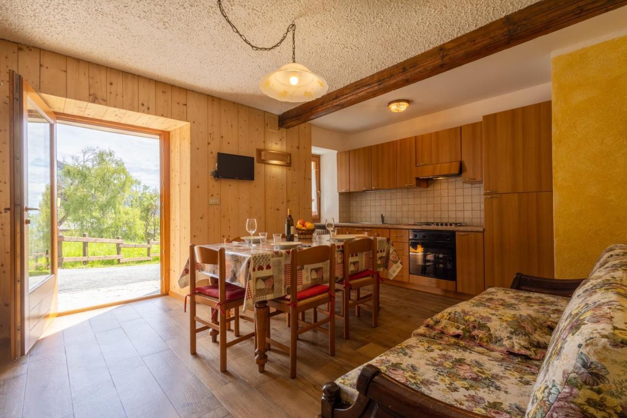 Le Vieux Noyer - Appartamenti Al Verde Villaggio Di Rumiod Сен-Пиер Екстериор снимка