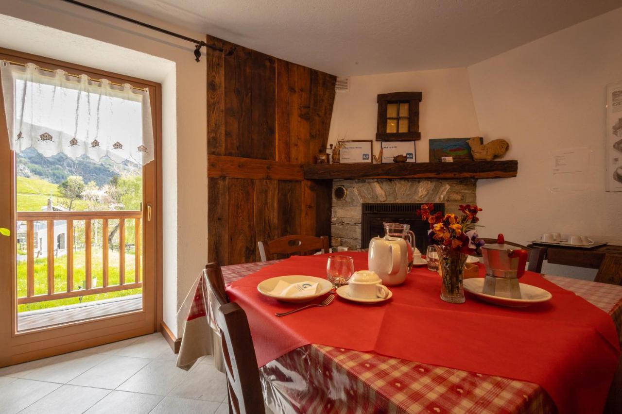 Le Vieux Noyer - Appartamenti Al Verde Villaggio Di Rumiod Сен-Пиер Екстериор снимка