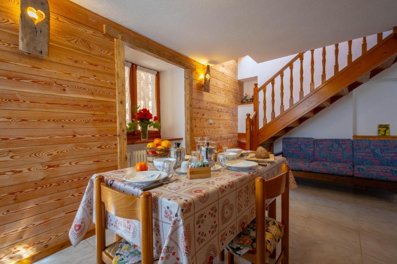 Le Vieux Noyer - Appartamenti Al Verde Villaggio Di Rumiod Сен-Пиер Екстериор снимка