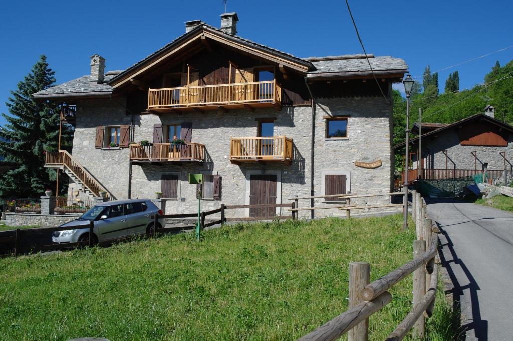 Le Vieux Noyer - Appartamenti Al Verde Villaggio Di Rumiod Сен-Пиер Екстериор снимка