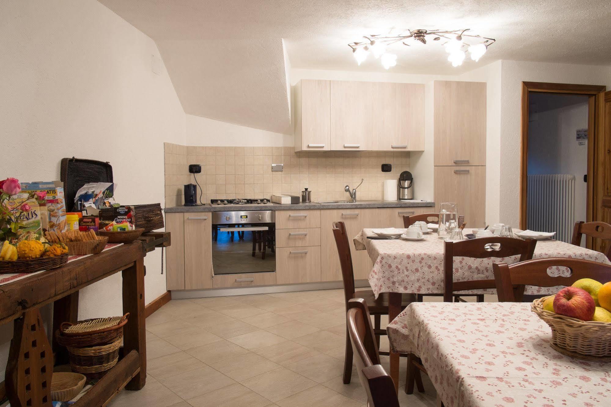 Le Vieux Noyer - Appartamenti Al Verde Villaggio Di Rumiod Сен-Пиер Екстериор снимка